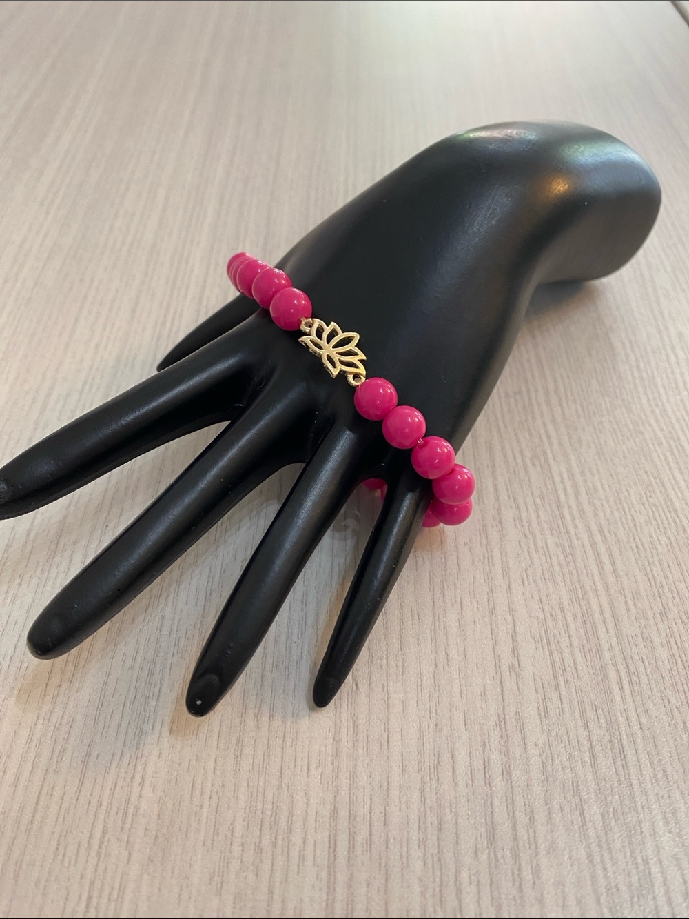 Lotus Charm Pink Beaded Bracelet